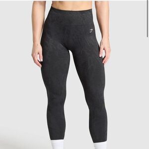 GYMSHARK ADAPT CAMO SEAMLESS LEGGINGS BLACK/CAMO BROWN MEDIUM NWT in packaging
